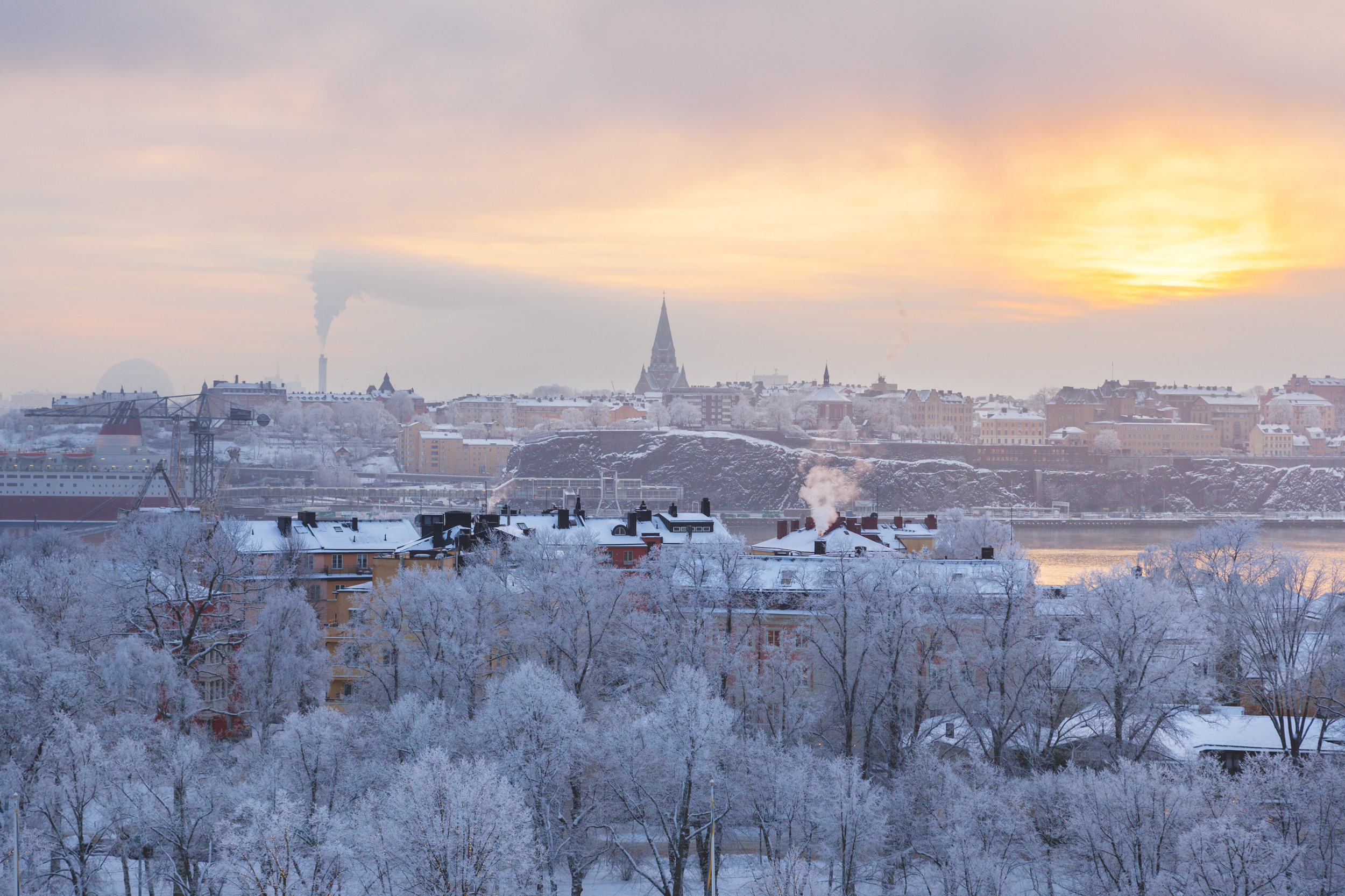 Stockholm stad i vinterskrud.