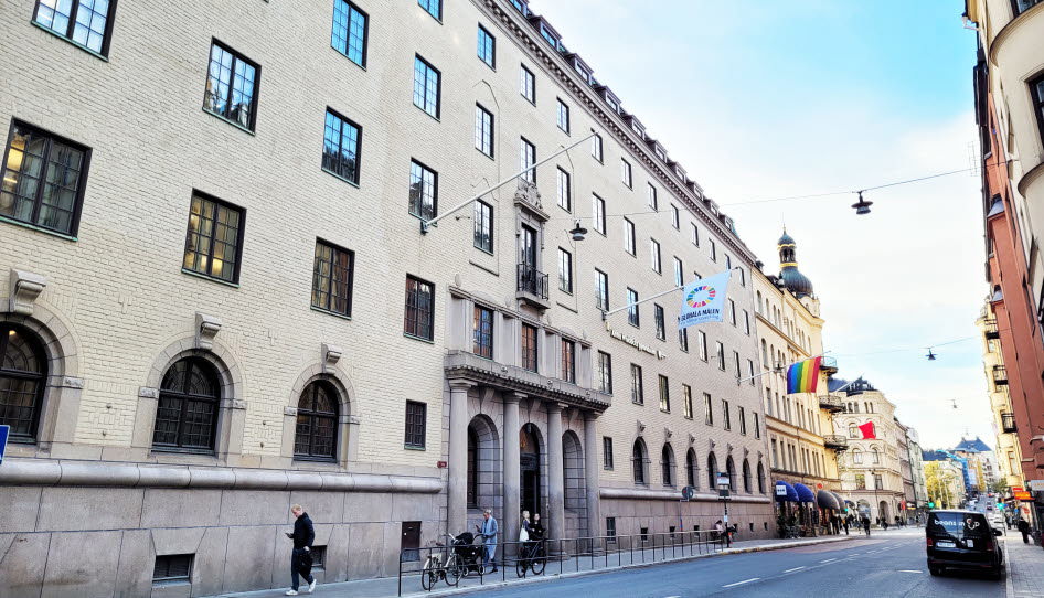 Exteriören på huvudbyggnaden till Anna Whitlocks gymnasium. 