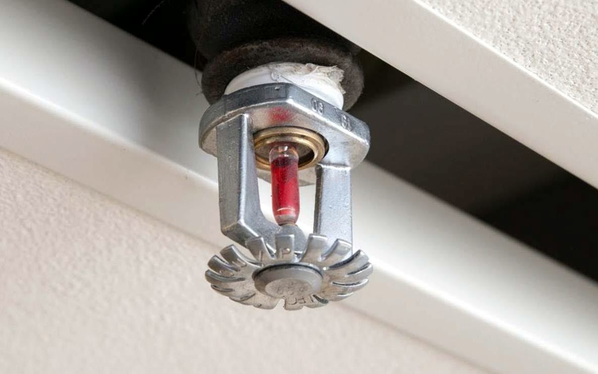 Närbild på sprinkler