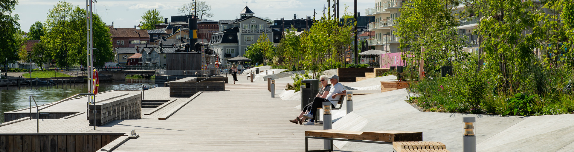 Helikoptervy över en stad