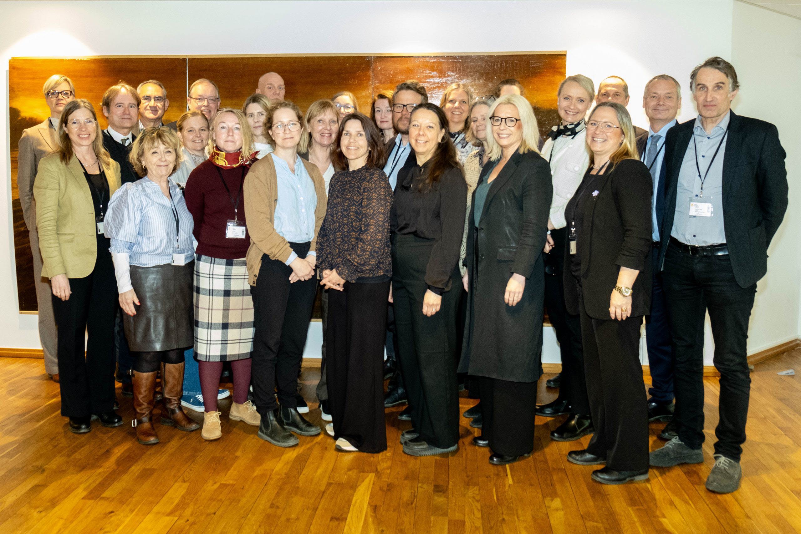 Foto på 26 personer ur Rådet för hållbara städer jämte rådets experter