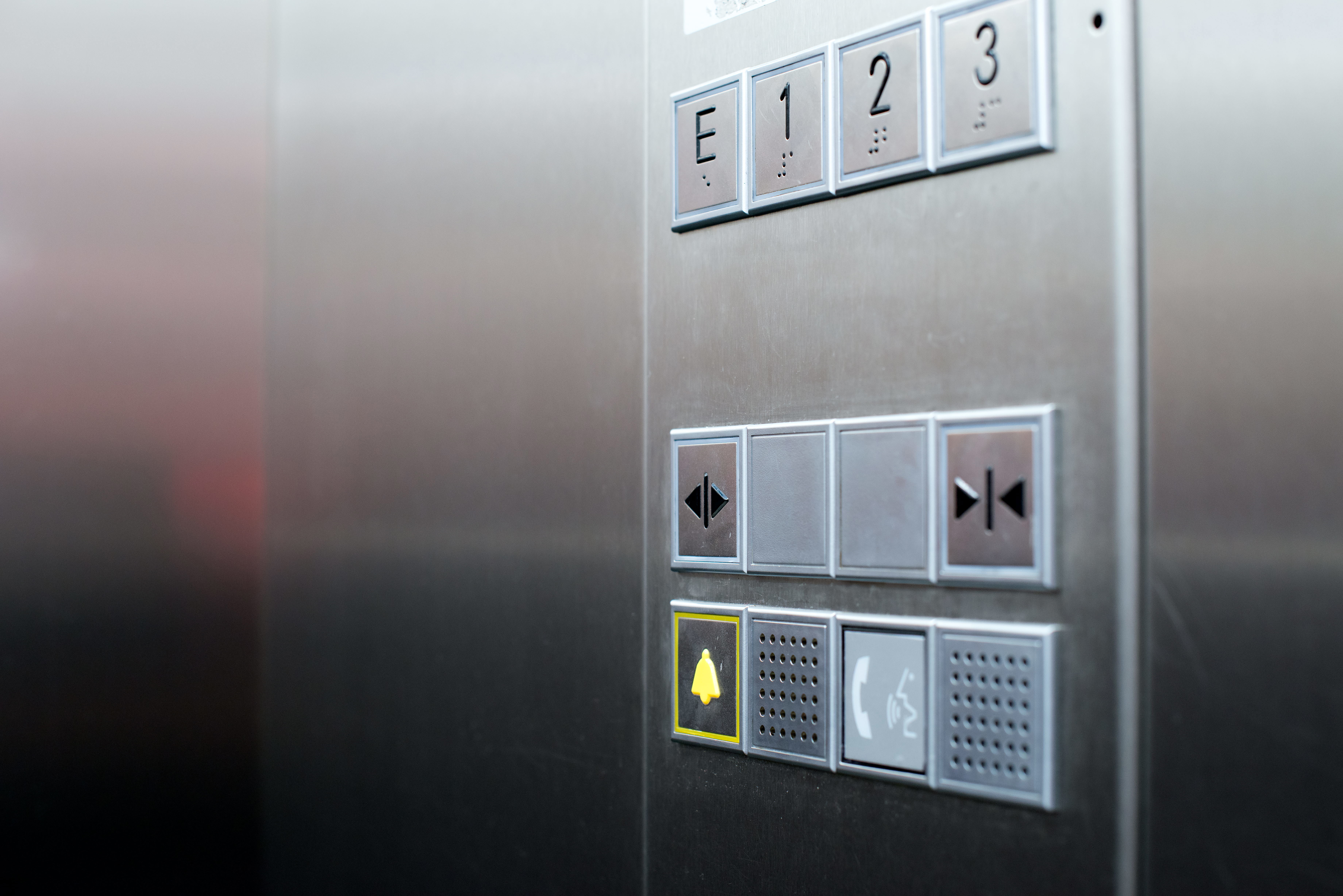 Bild på hiss, Franz Feldmanis