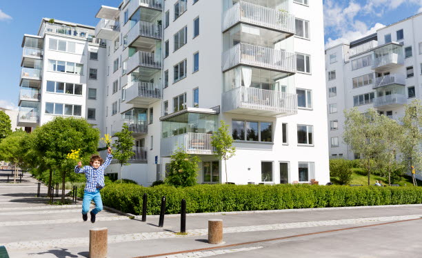 Flerbostadshus i Sundbyberg. Foto: Johnér Bildbyrå