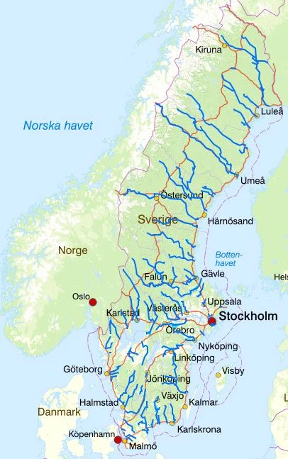 Sverigekarta med markering av översvämningskarterade vattensystem med sammanhängande sjöar och vattendrag.