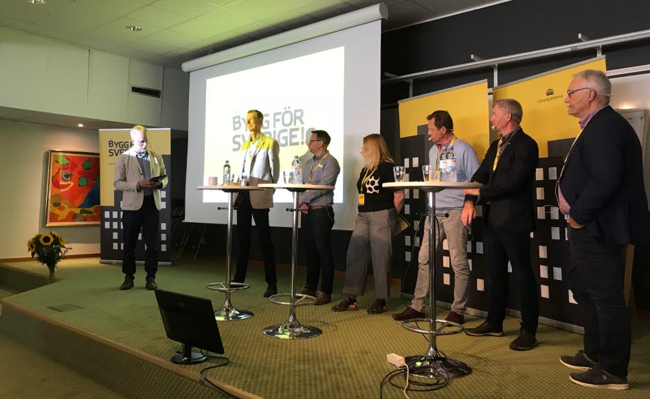 Deltagare vid paneldebatt. Foto: Boverket