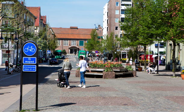 Foto på torg i Hässleholm.