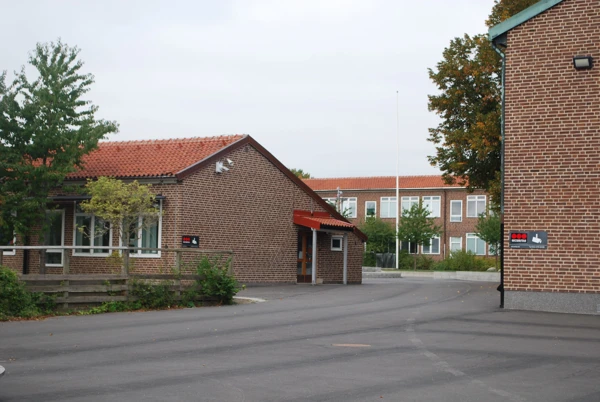 Foto som visar Lerbäcksskolan i Lund, exempel på folkhemsskola. Foto: