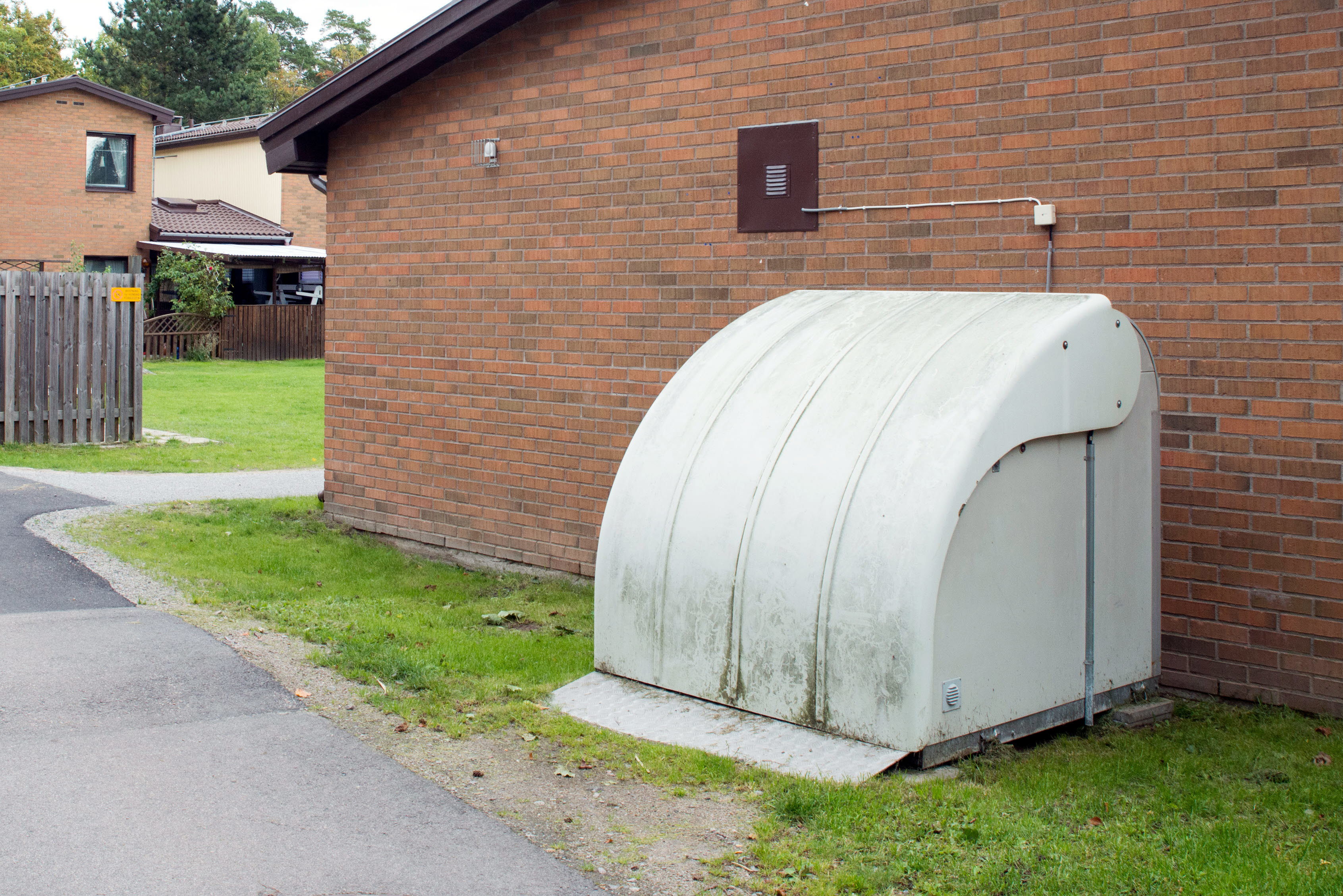 Foto på väderskydd för rullstol.