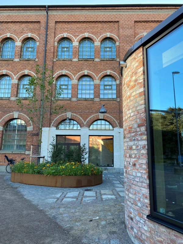 Fasaden på magasinet.